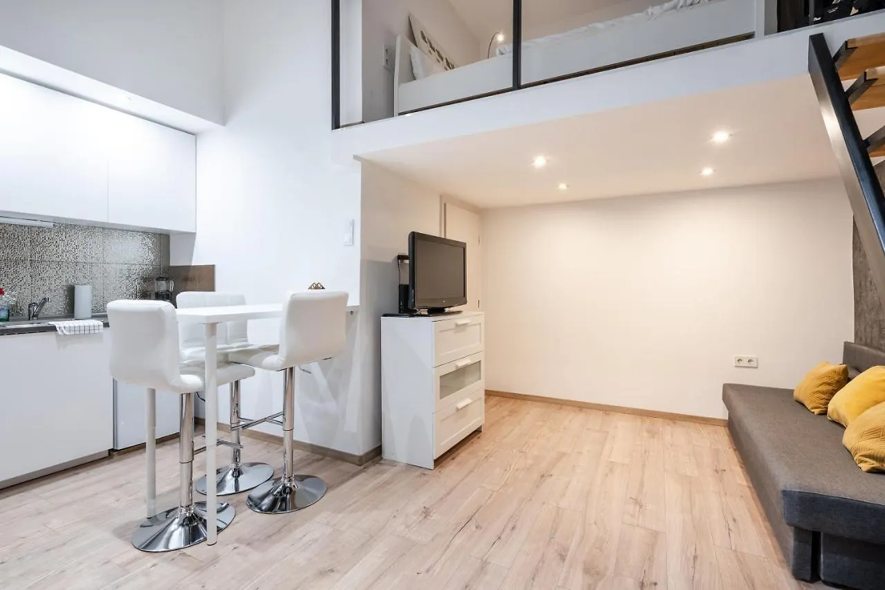 Bpr Lore Studio Au Danube Budapest